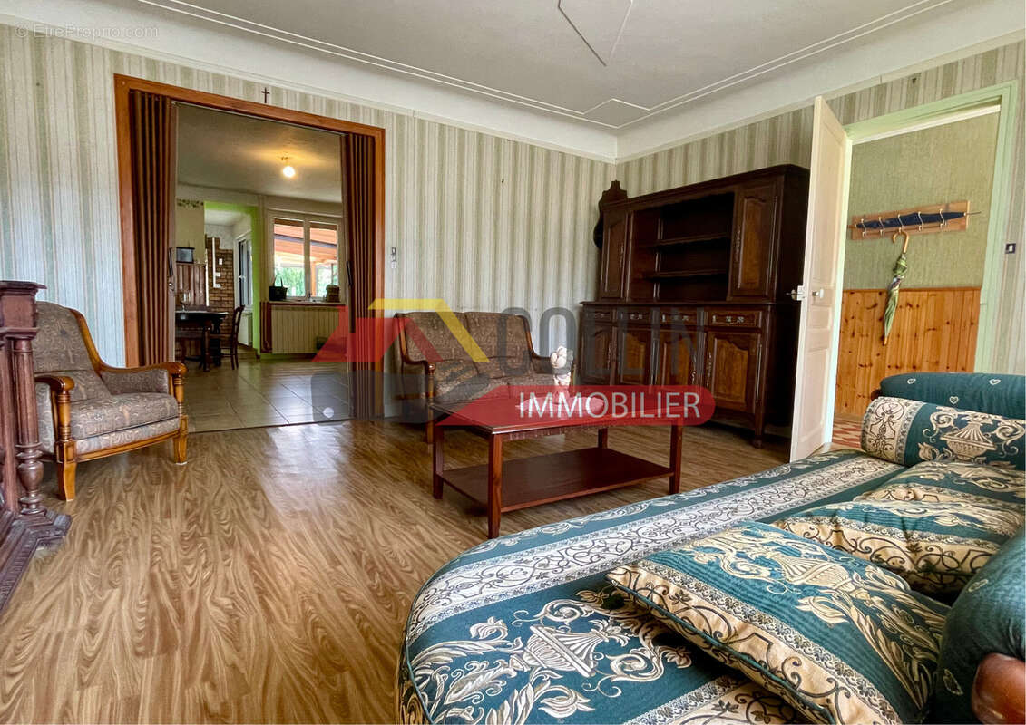 Maison à REMEREVILLE