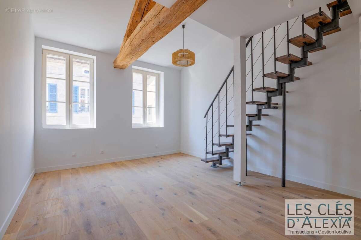 Appartement à SAINT-GENIS-LAVAL