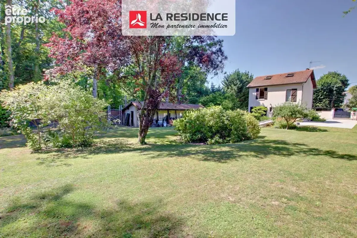 Maison 110 m² à Le Mesnil-Saint-Denis  - photo 3