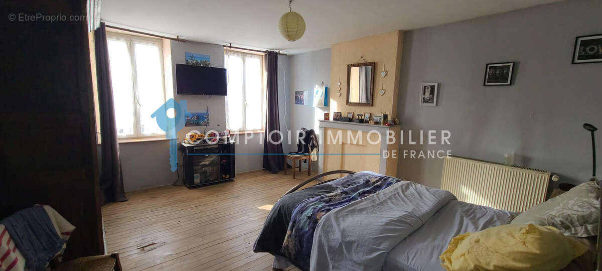 Maison à MONTREJEAU