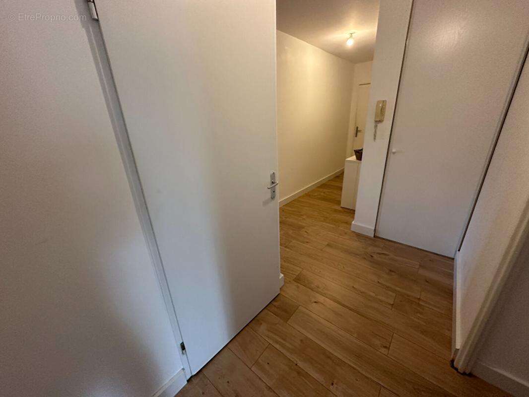 Appartement à COURNONTERRAL