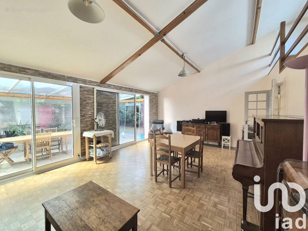 Photo 1 - Maison à SAINT-PIERRE-DU-PERRAY