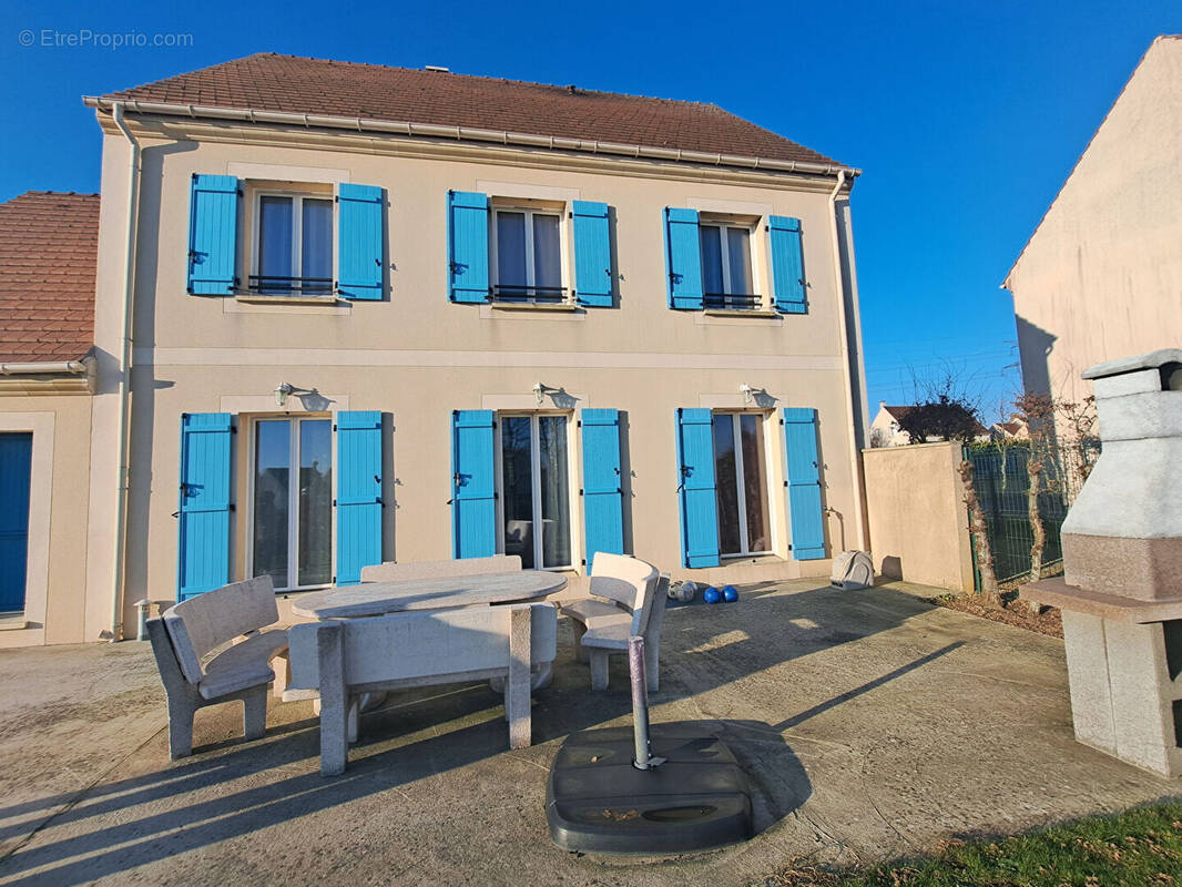 Maison à LE MESNIL-EN-THELLE