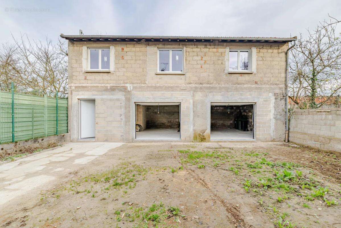 Maison à VIRY-CHATILLON