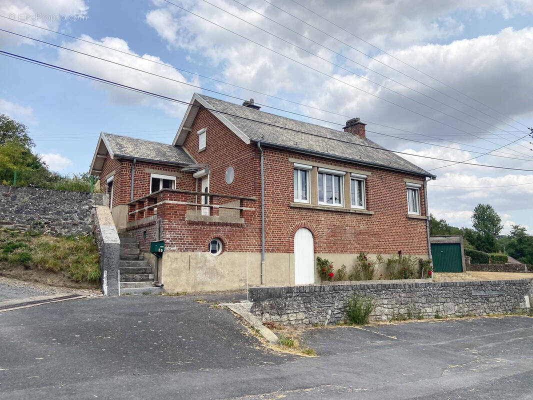 Maison à COUSOLRE