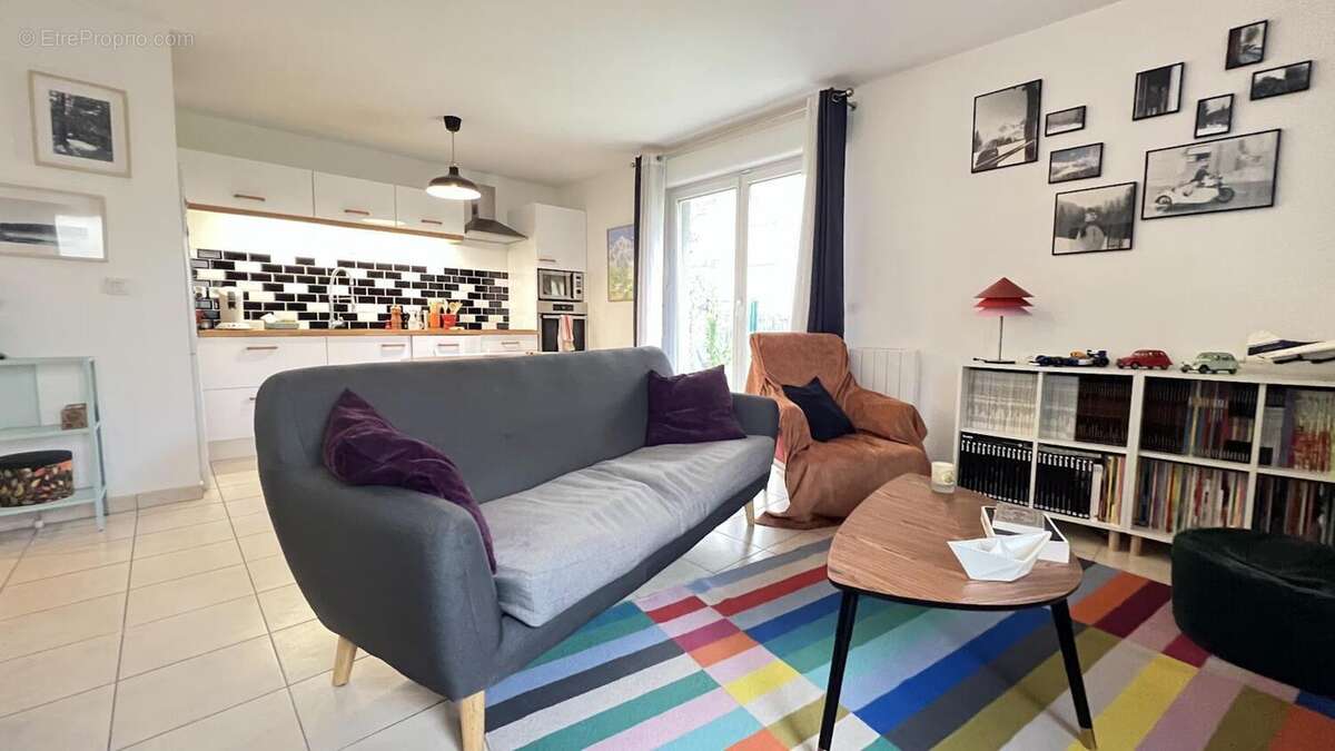 Photo 3 - Appartement à VILLEURBANNE