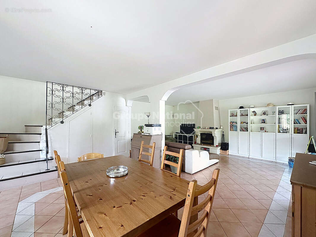 Maison à ROQUEFORT-LES-PINS