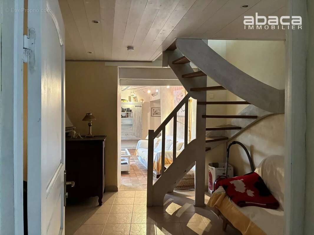 Maison à LES PORTES-EN-RE