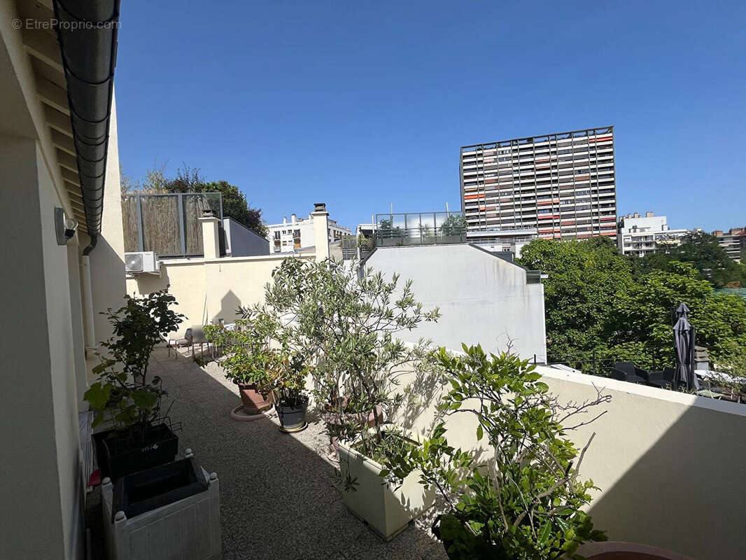 Appartement à PARIS-20E