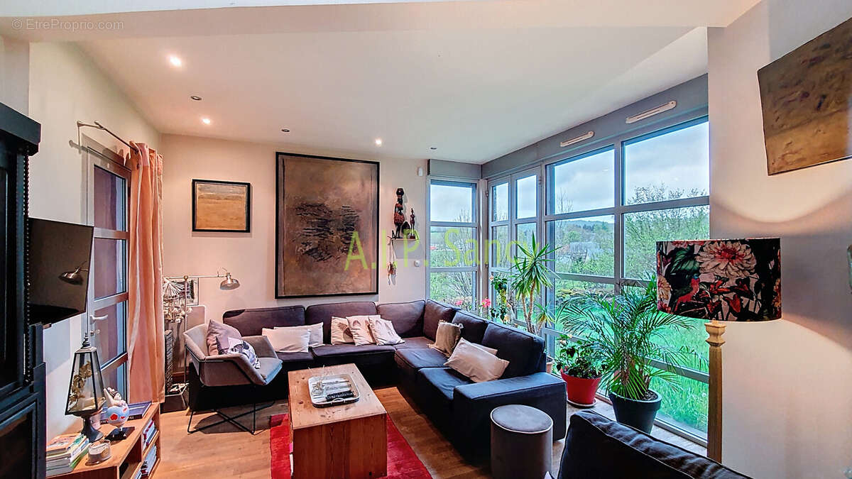 Maison à BESSE-ET-SAINT-ANASTAISE