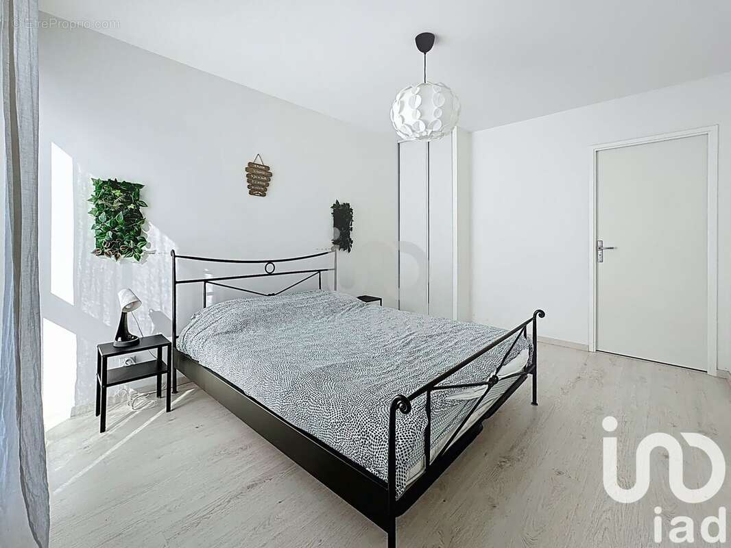 Photo 9 - Appartement à BUSSY-SAINT-GEORGES