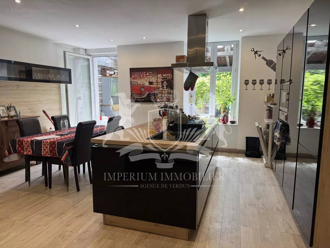 Maison à BELLEVILLE-SUR-MEUSE