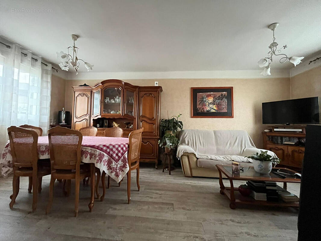 Maison à MARLY-LA-VILLE