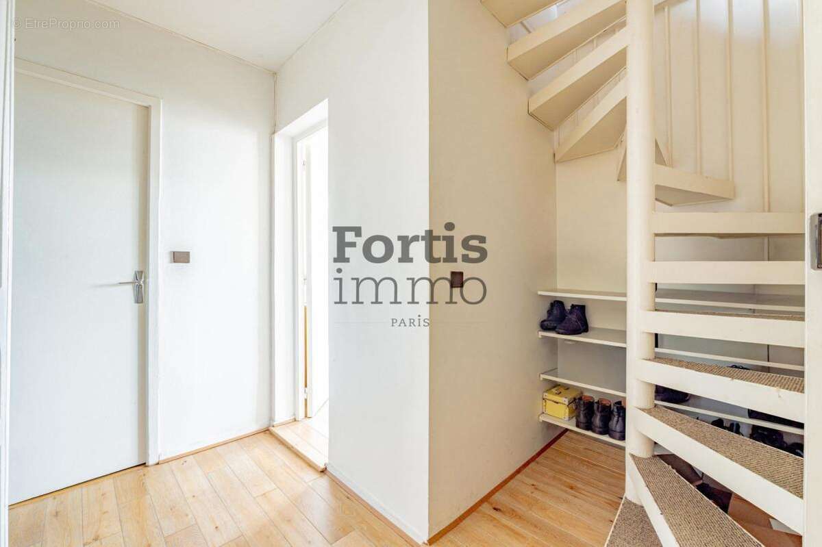 Appartement à PARIS-18E