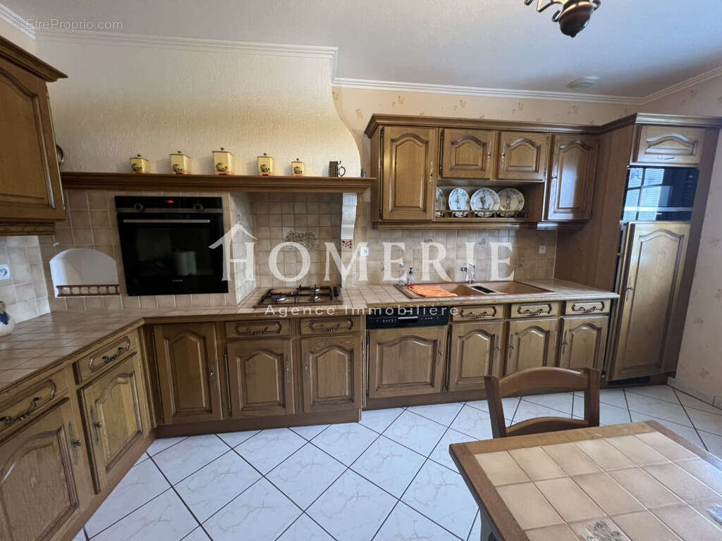 Pavillon en parfait etat d'une superficie de 102,98m2 - photo 7
