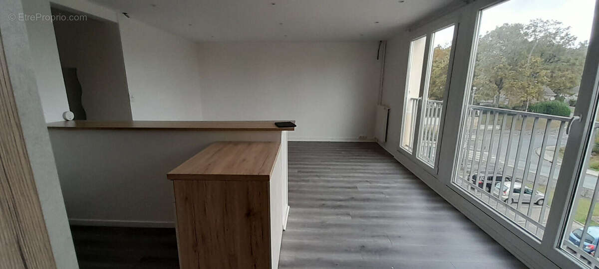 Appartement à BRUYERES-LE-CHATEL