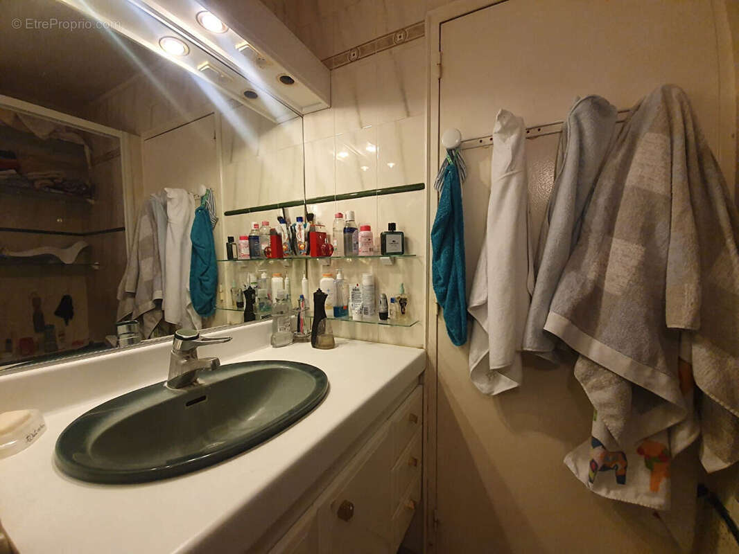 Appartement à COURBEVOIE