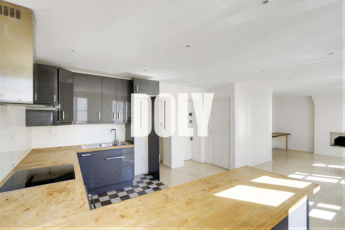 Appartement à PARIS-18E