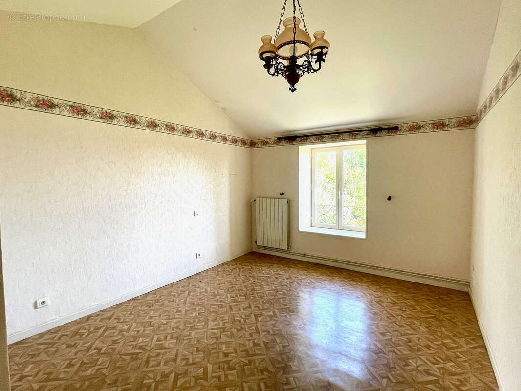 Maison à MIREBEAU