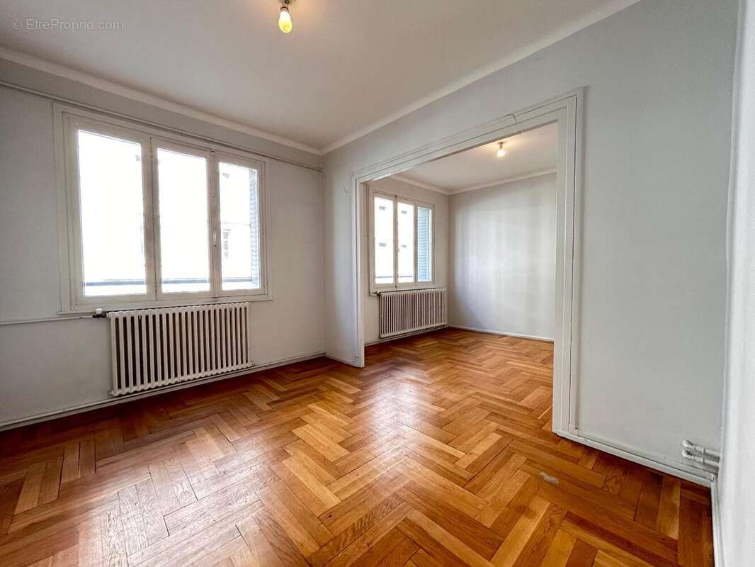 Appartement 65 m² à Lyon-7e  - photo 2