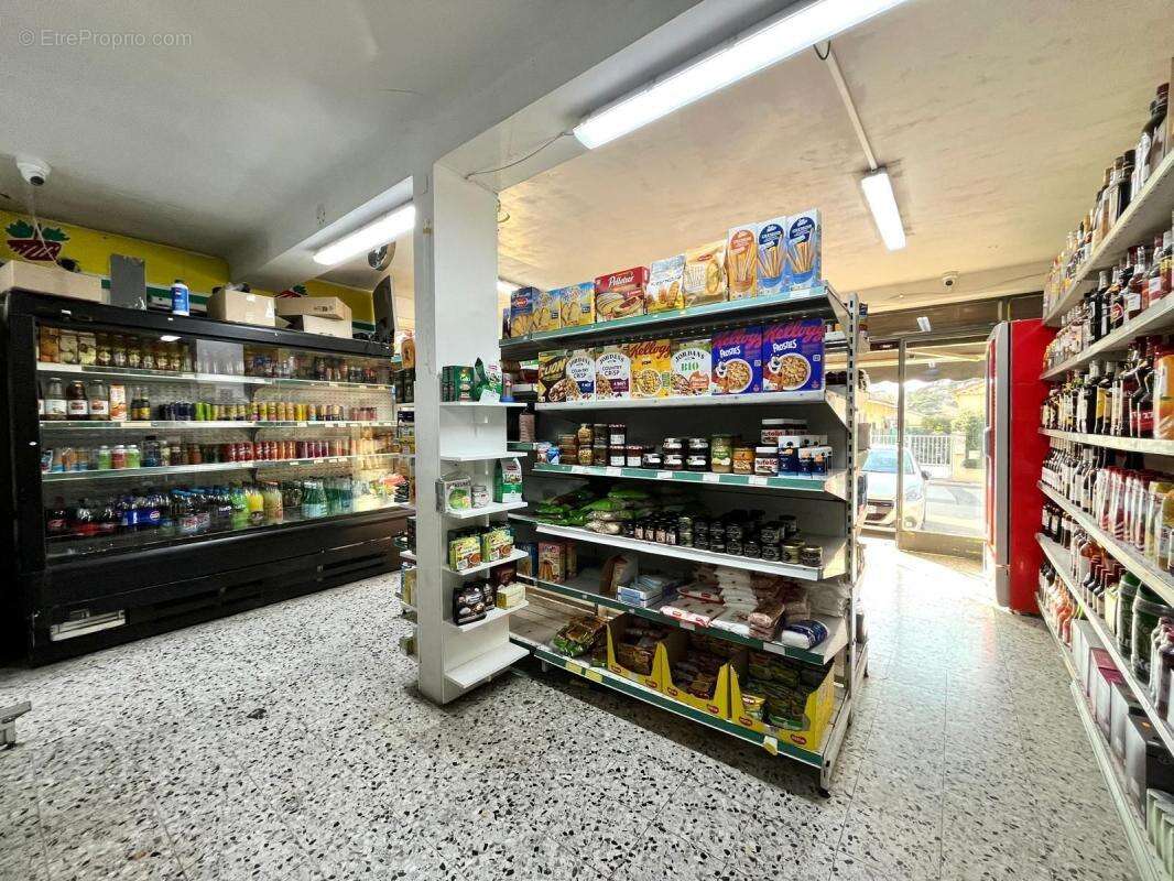 Commerce à LA PENNE-SUR-HUVEAUNE