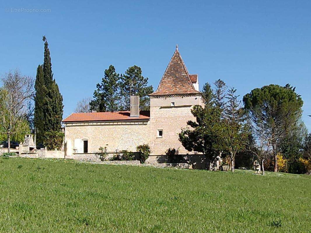 Maison à VILLENEUVE-SUR-VERE
