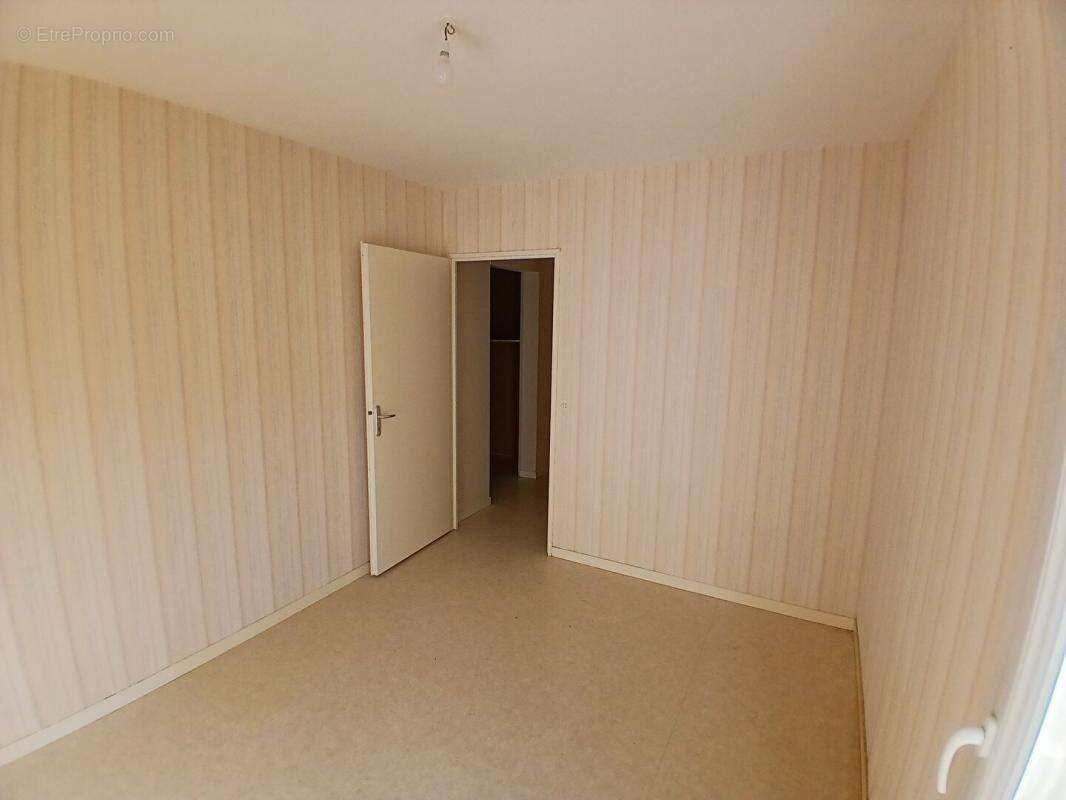 Maison à COURDEMANCHE