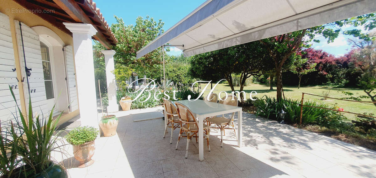 Maison à UZES