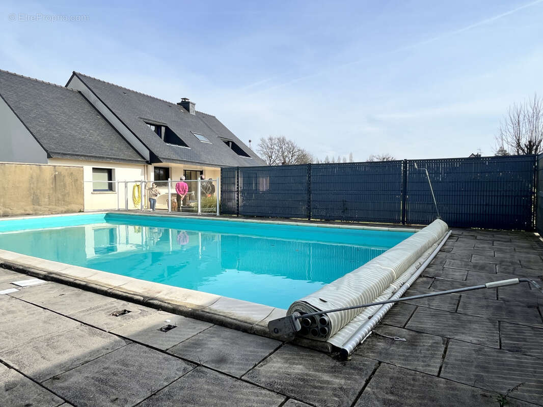 Maison à SURZUR