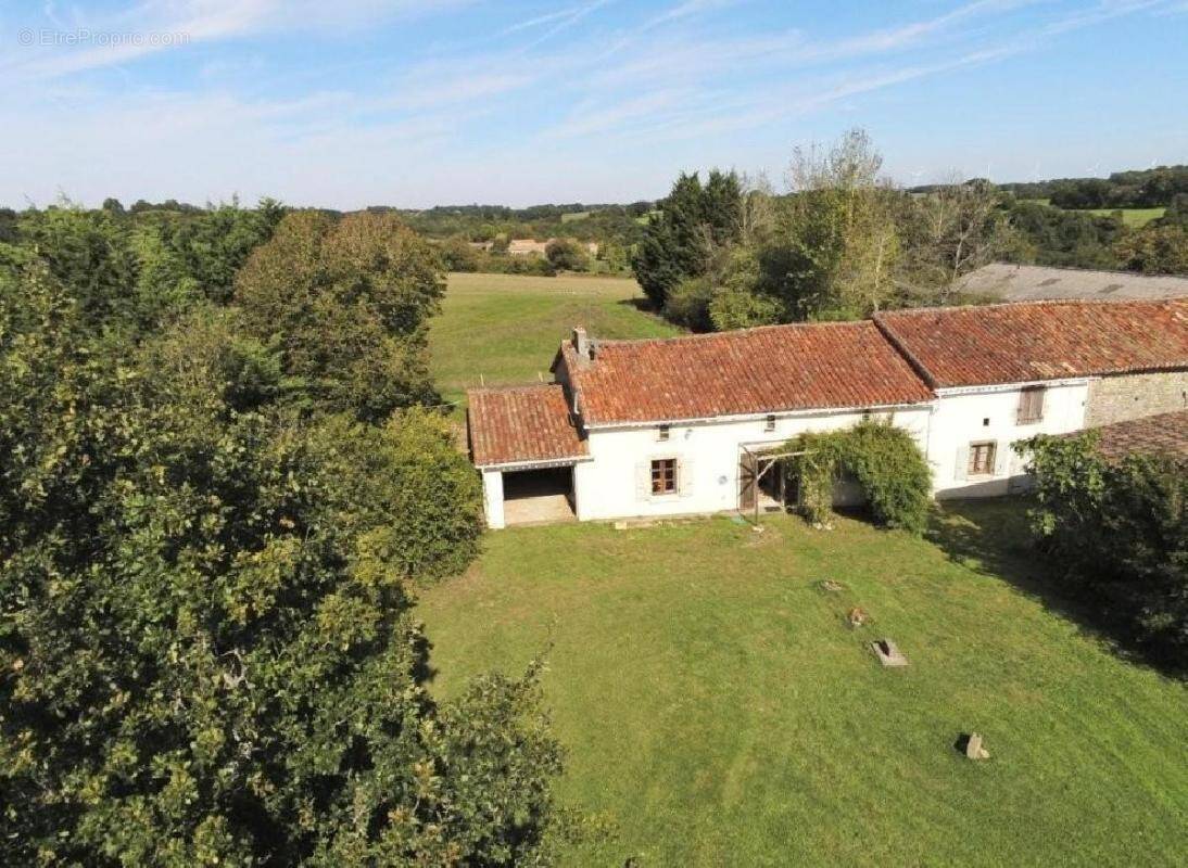 Maison à CHAMPAGNE-MOUTON
