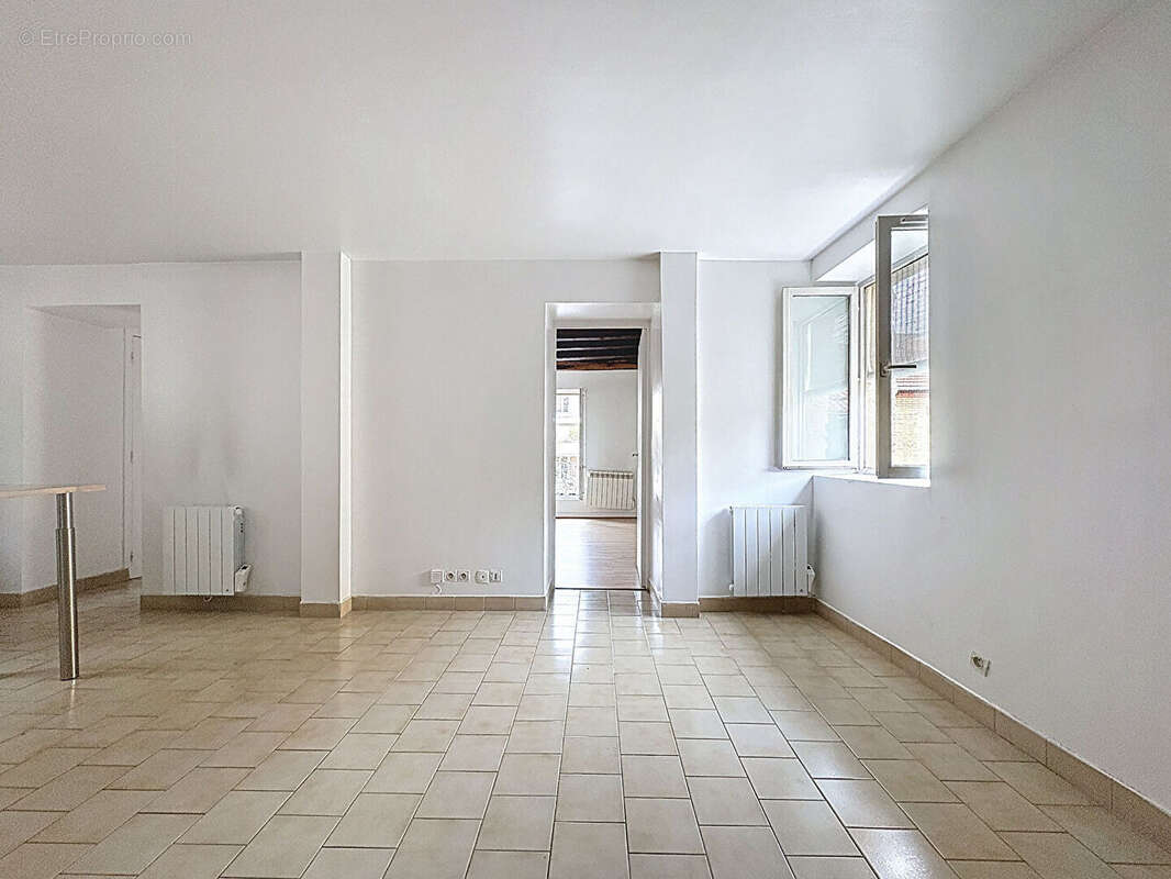 Appartement à NANTERRE