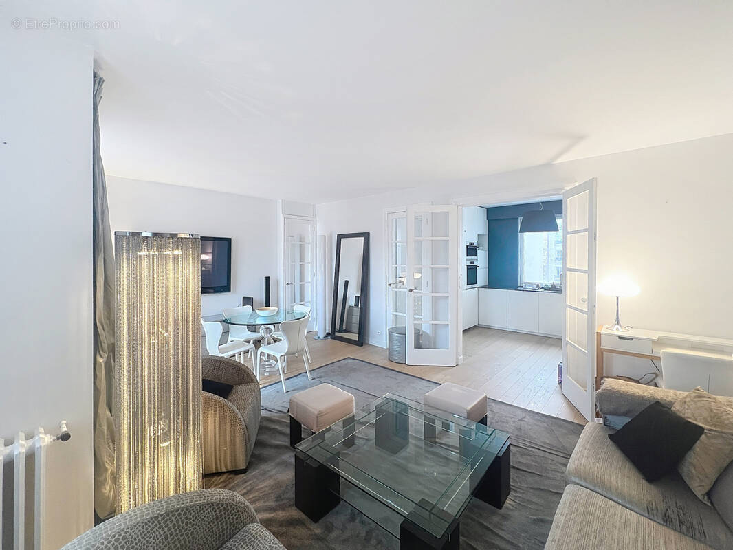 Appartement à NEUILLY-SUR-SEINE