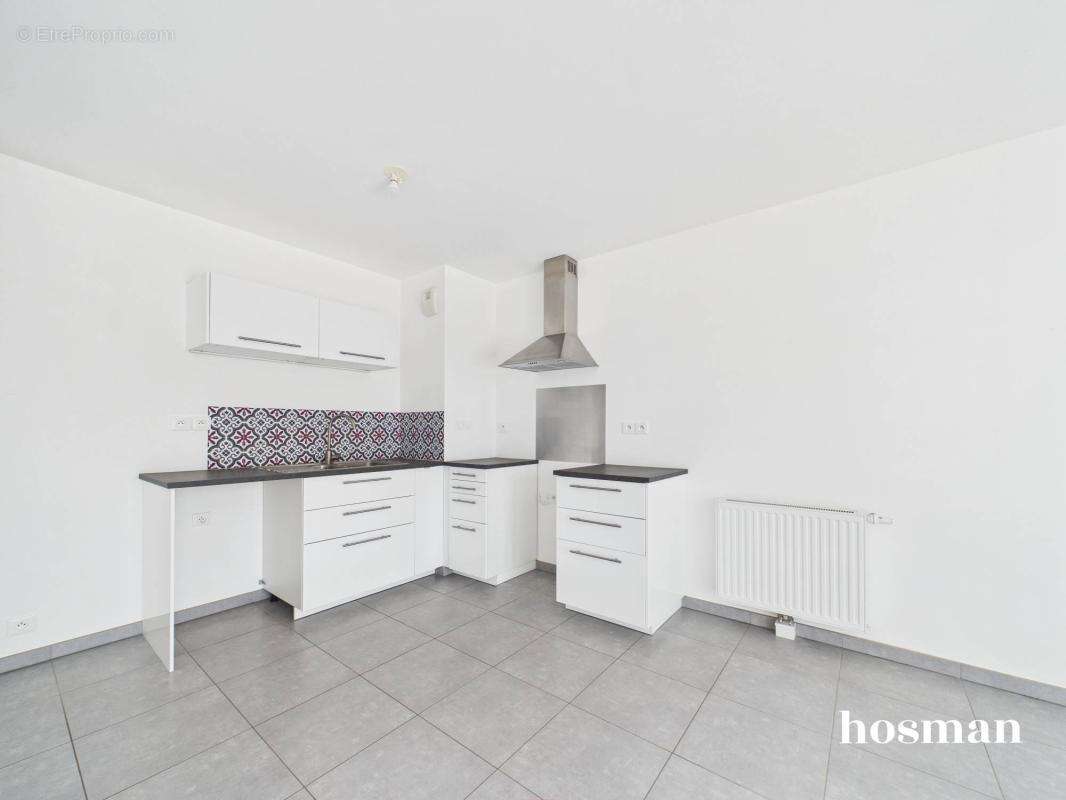 Ravissant appartement T3 de 63,67 m2 au dernier étage, terrasse de 31 m2, 2 places de stationnement et cave - Quartier La Grammo - photo 10