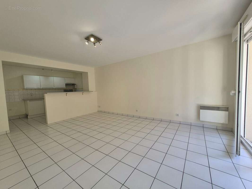 Appartement 53 m² à Reims  - photo 2