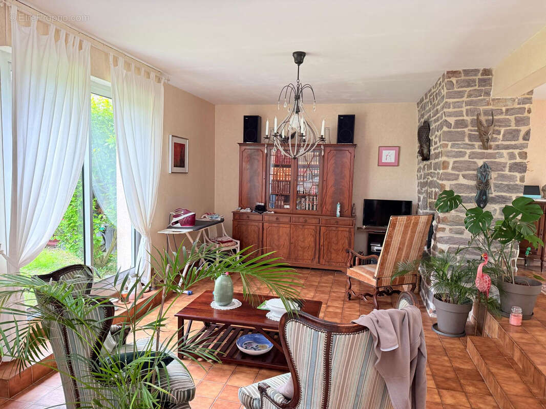 Maison à PUSSAY