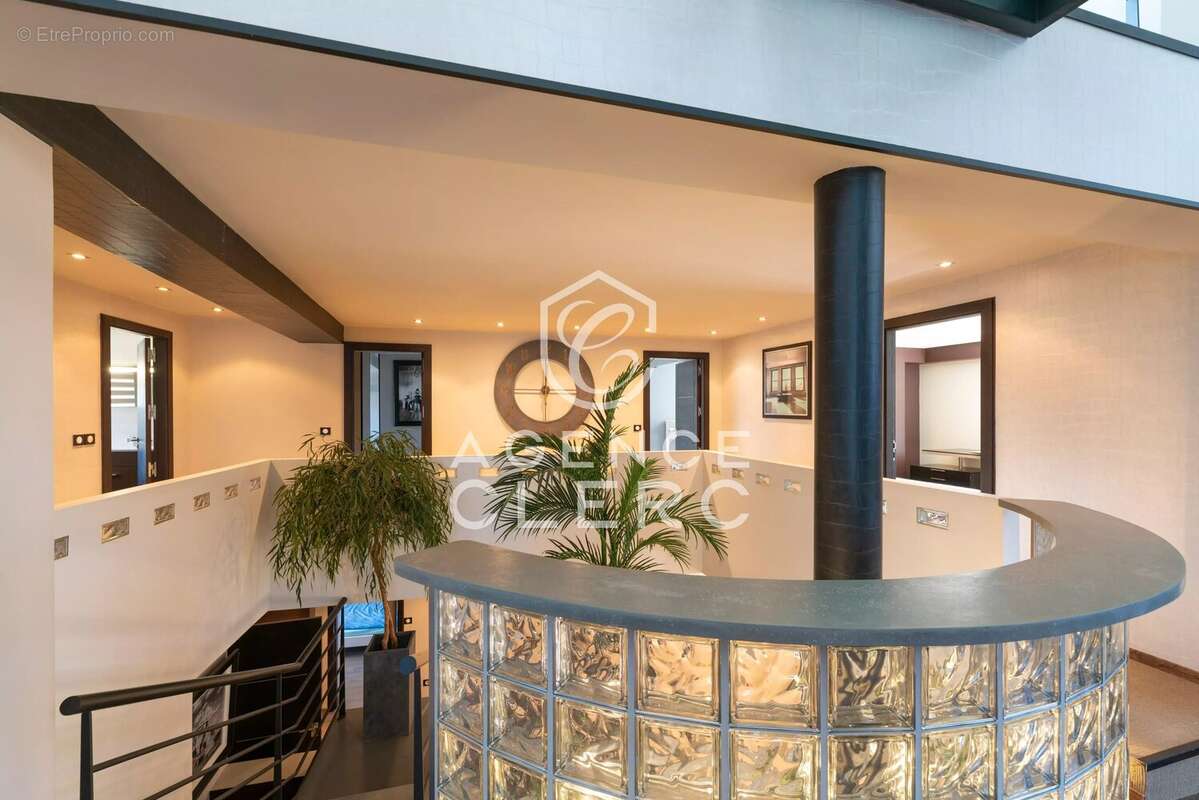 Appartement à ALLONZIER-LA-CAILLE