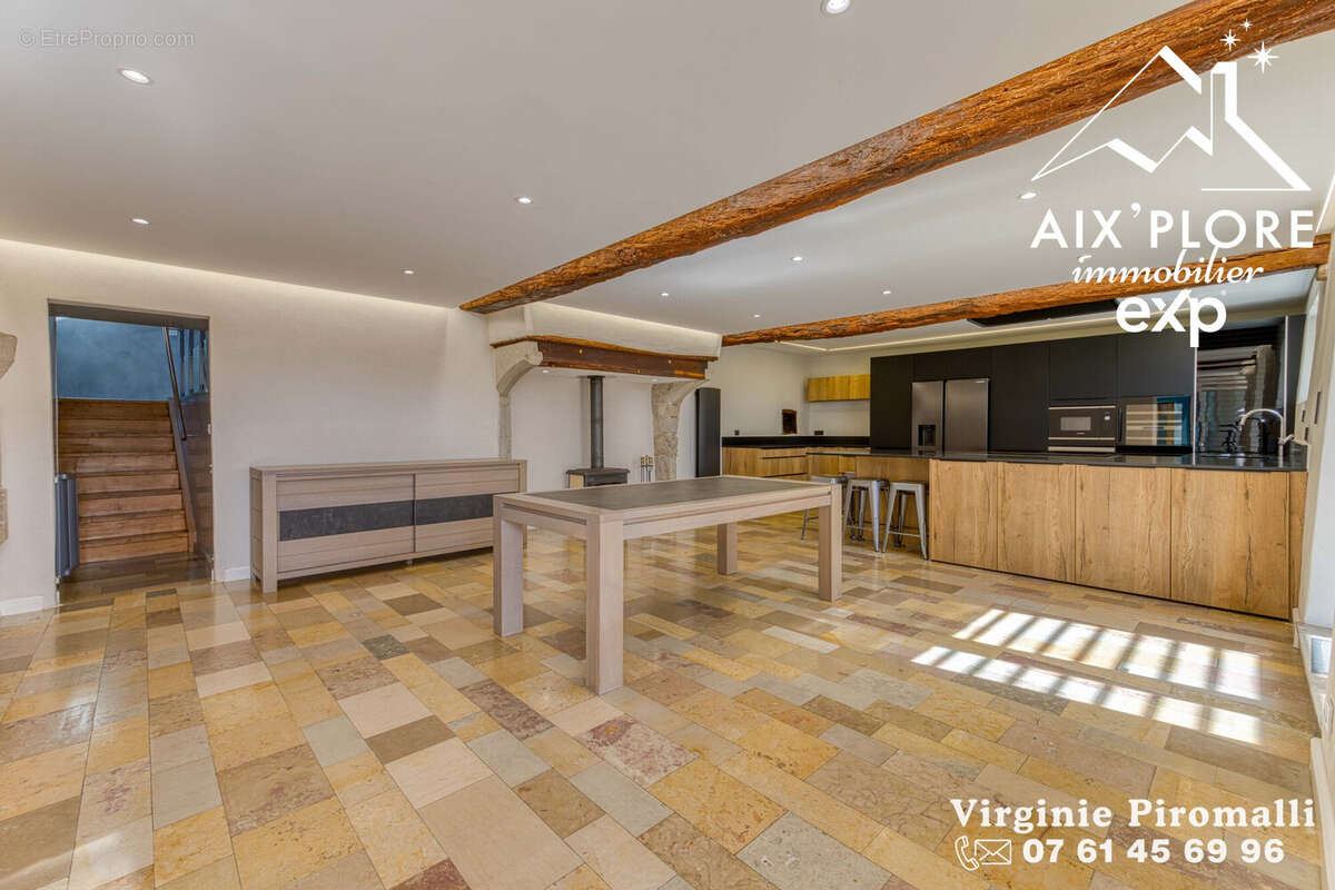 Maison 300 m² à Douvres  - photo 5