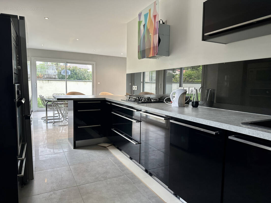 Maison à SAINT-GENIS-LAVAL