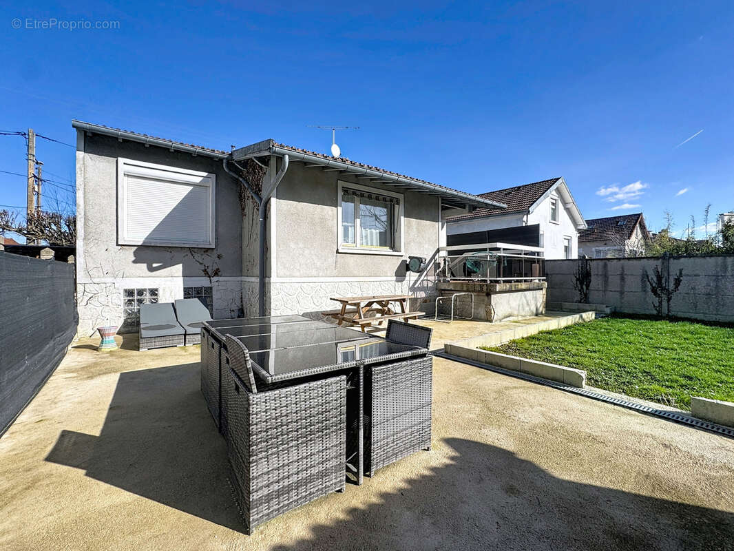 Maison à PARAY-VIEILLE-POSTE