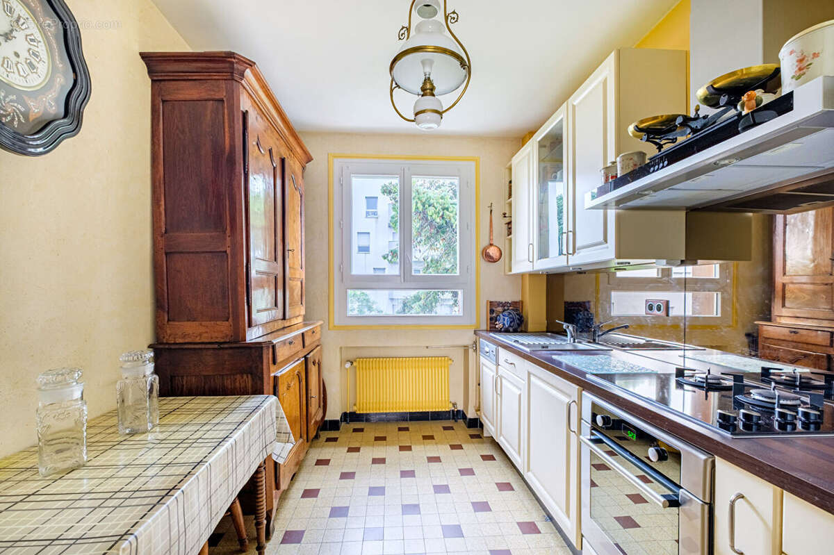 Appartement à LYON-8E