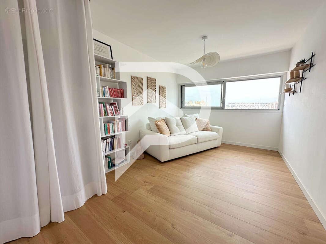 Appartement à MAUGUIO