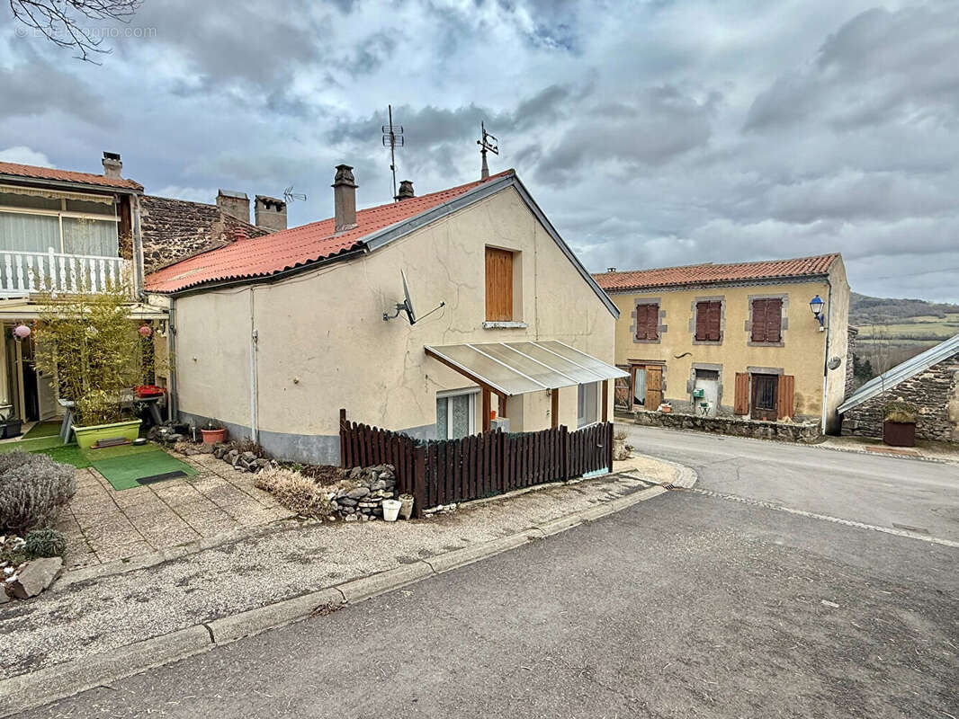 Maison à TOURZEL-RONZIERES