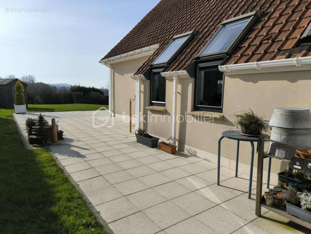 Maison à LA CAPELLE-LES-BOULOGNE