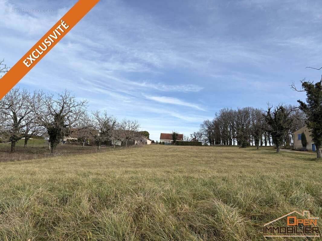 Terrain à NADAILLAC-DE-ROUGE