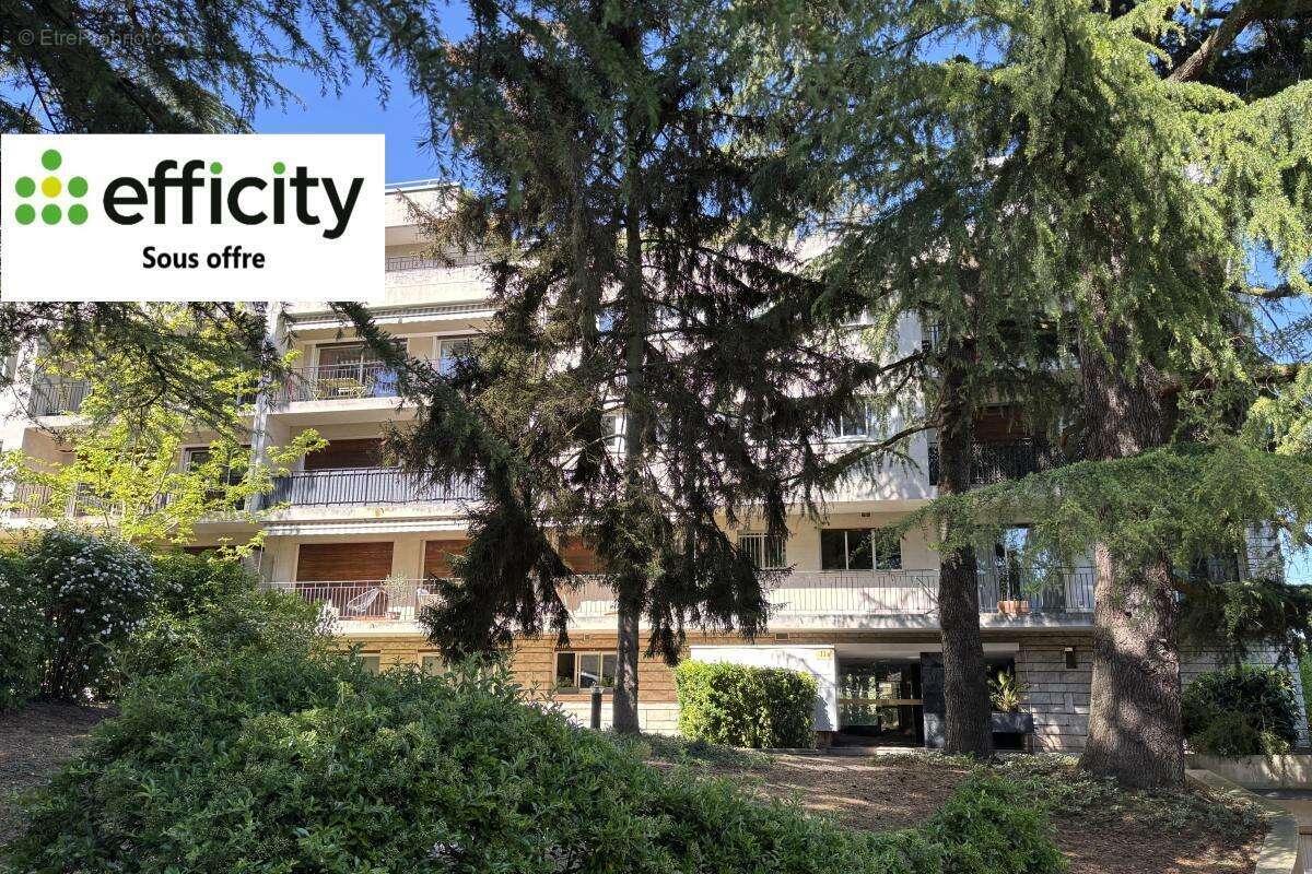 Appartement à VILLE-D'AVRAY