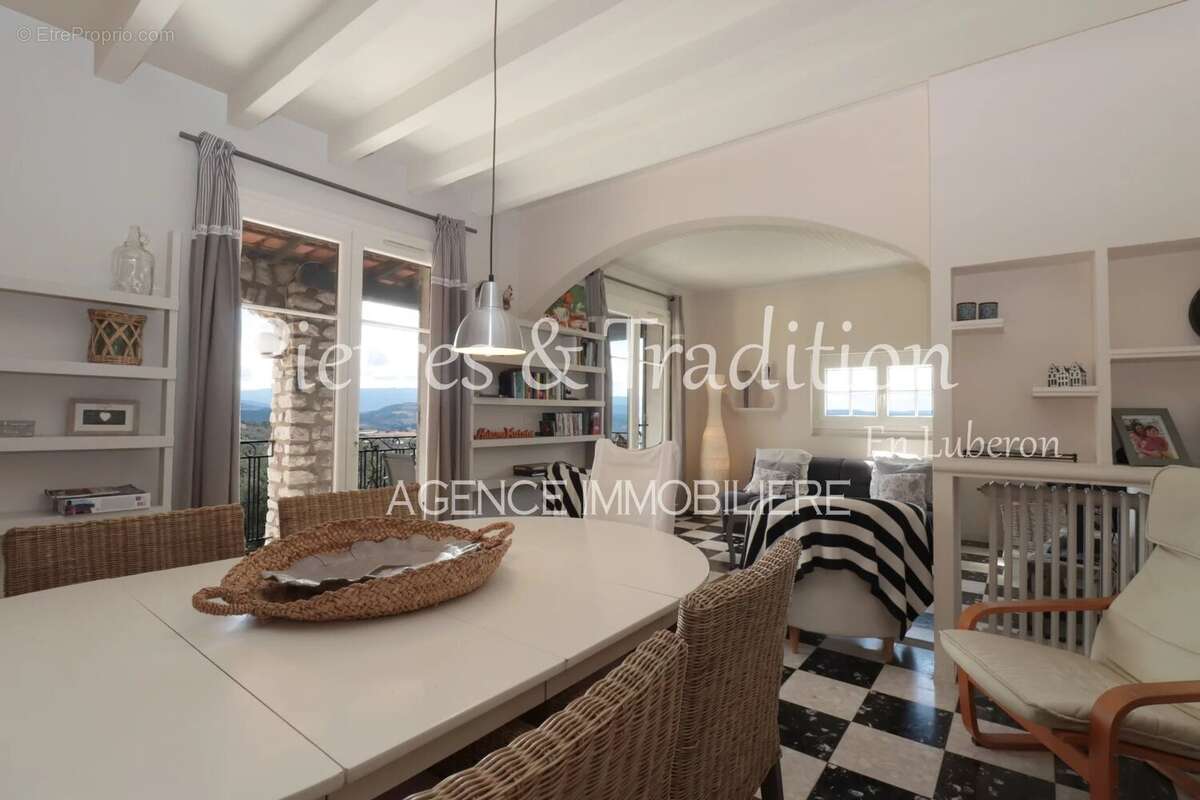 Maison à SAINT-SATURNIN-LES-APT