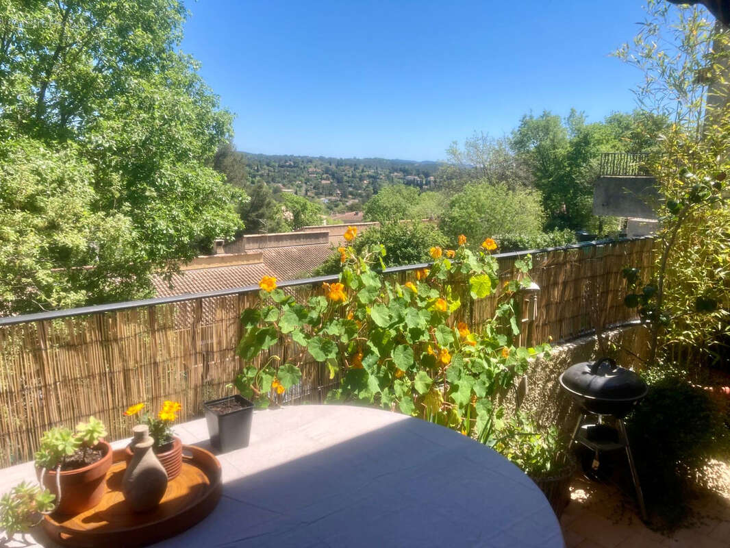 Appartement à PEYMEINADE