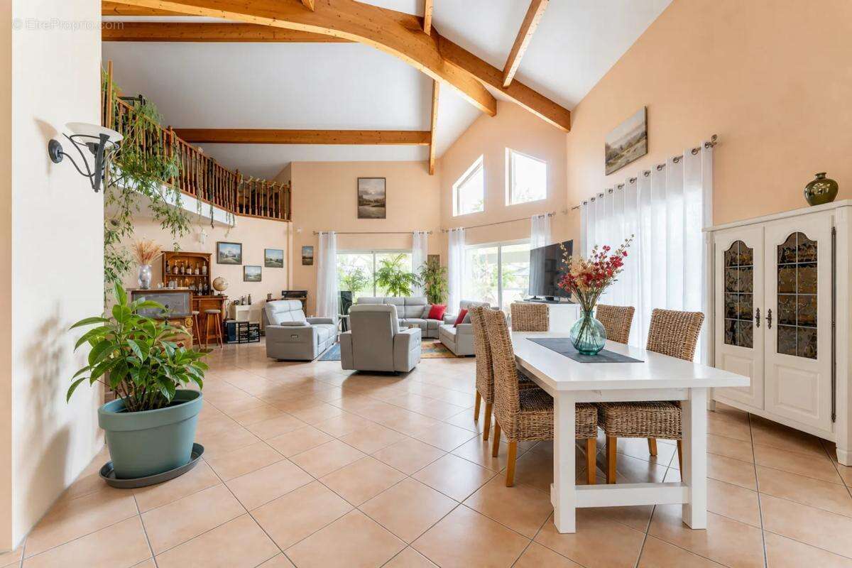 Maison familiale avec piscine à Cussac-Fort-Médoc - photo 2