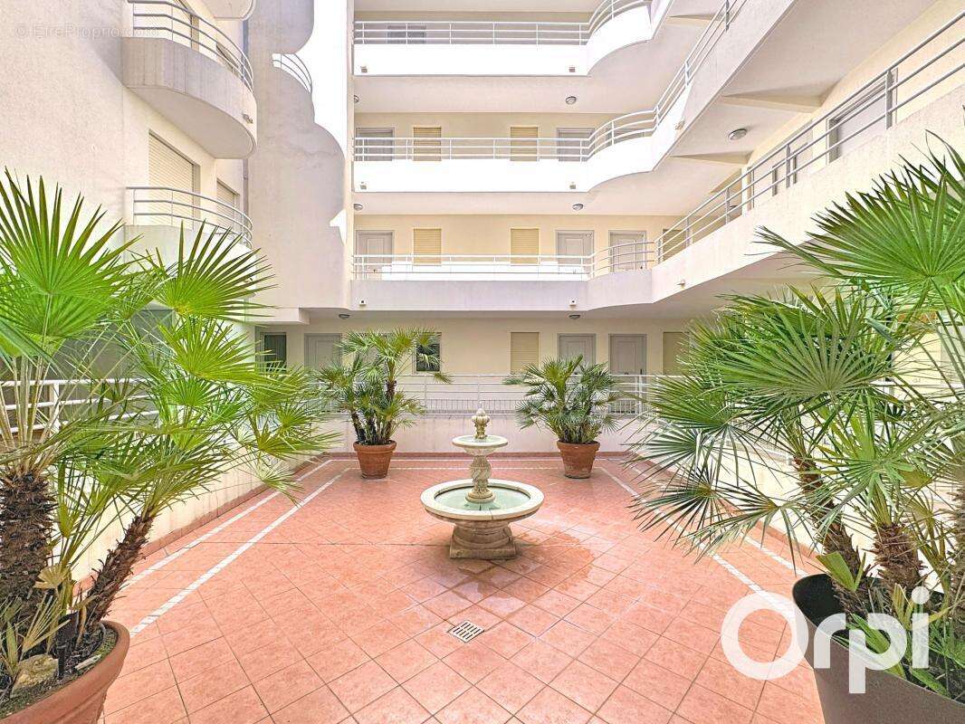 Appartement à VILLENEUVE-LOUBET