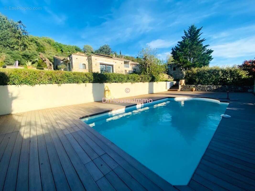 Maison à VEZENOBRES